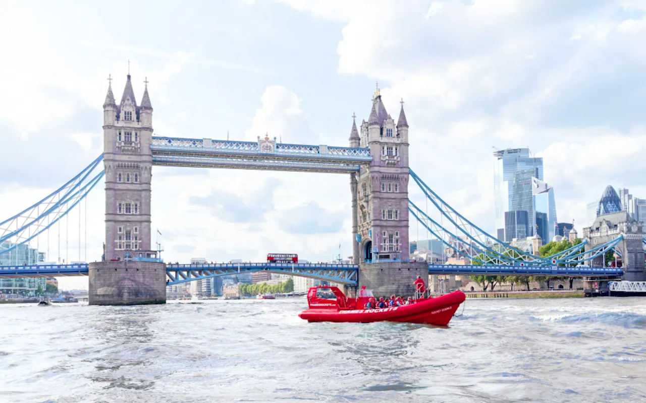 Thames Rockets boat