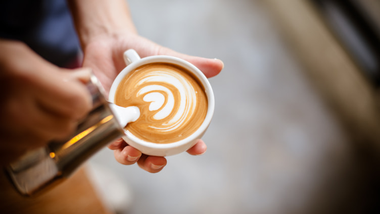 752x424 latte coffee
