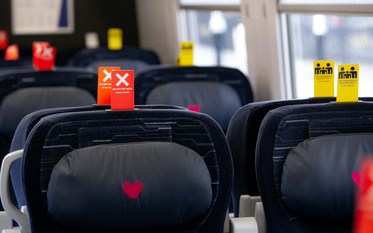 Hull Trains first class seating with traffic light markers