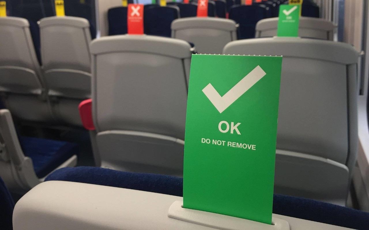 Traffic light tickets on board hull trains